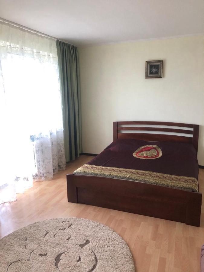 Квартира З Виглядом На Озеро Ternopil Eksteriør bilde
