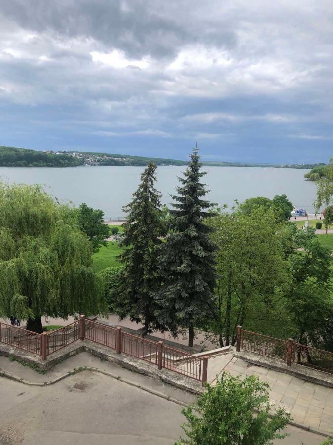 Квартира З Виглядом На Озеро Ternopil Eksteriør bilde